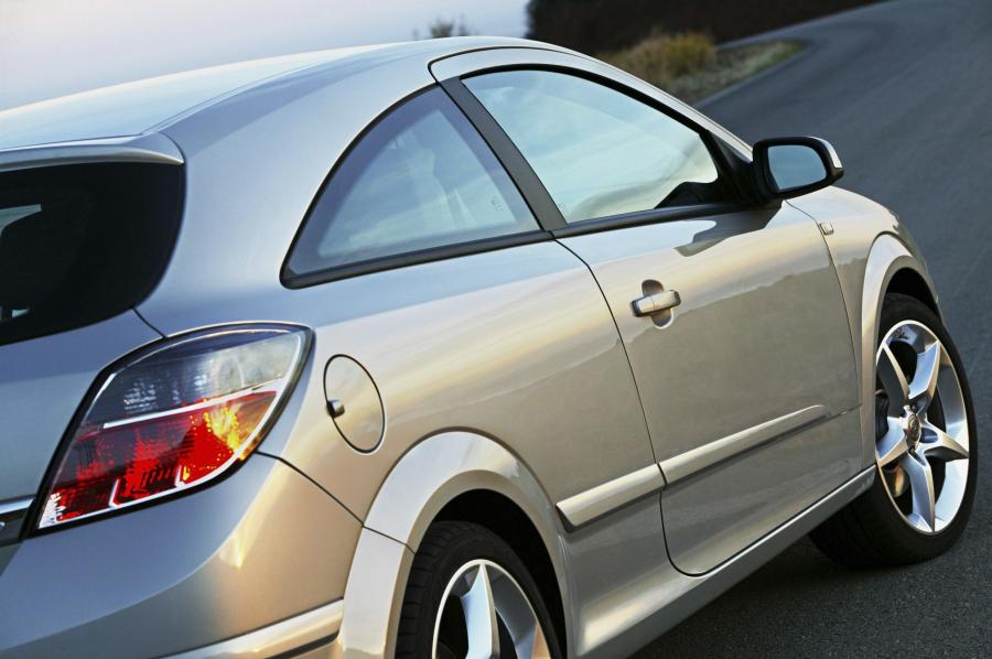  Opel Astra GTC 2005 года  (фото 81 из 212)